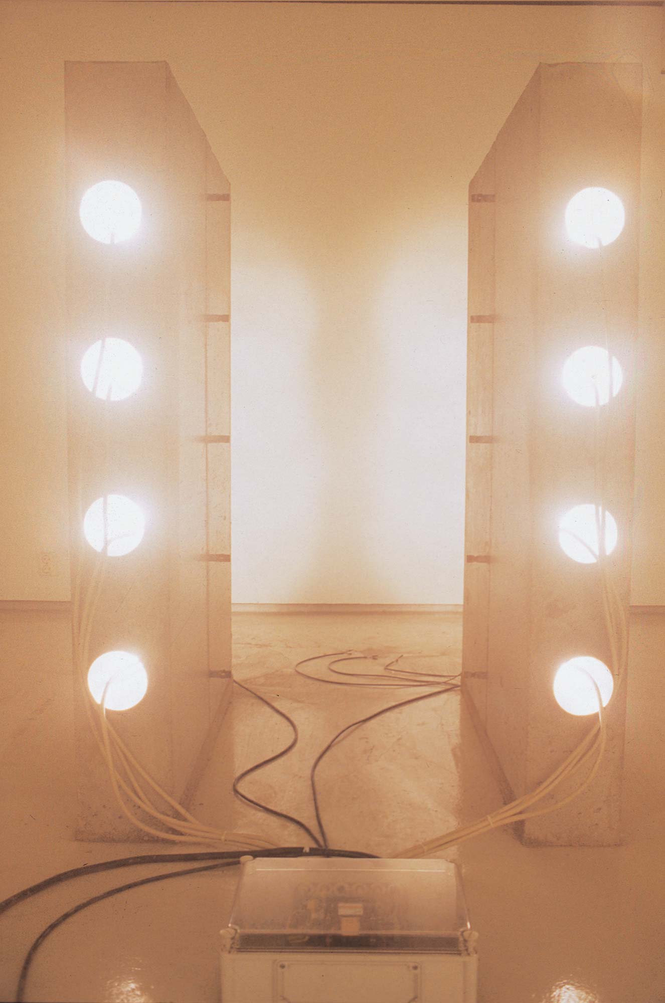 Currents: front view