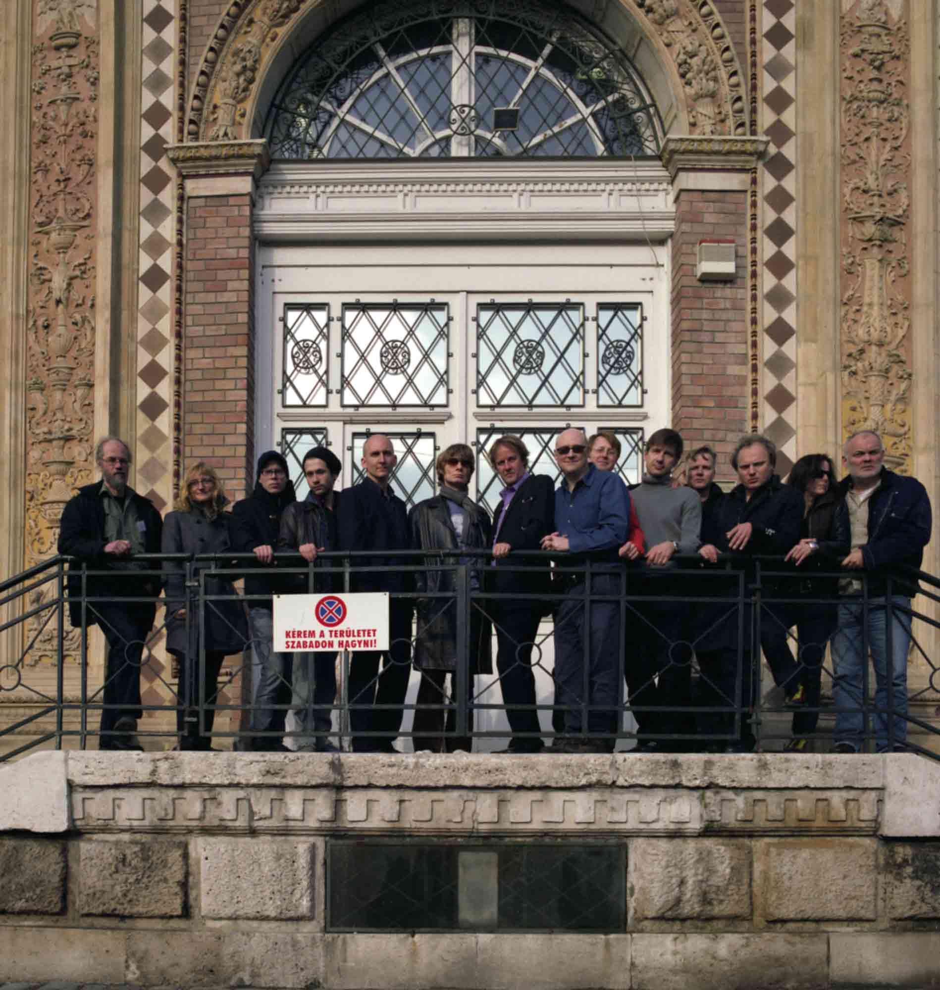 Freq_out 6: group photo