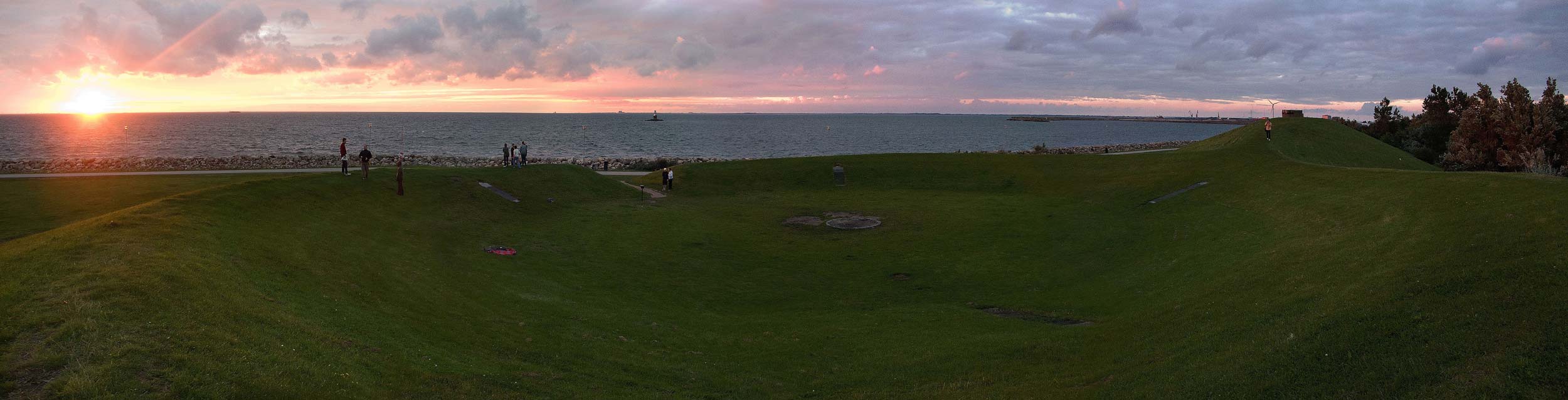 Cyclone Scale: panorama during evening