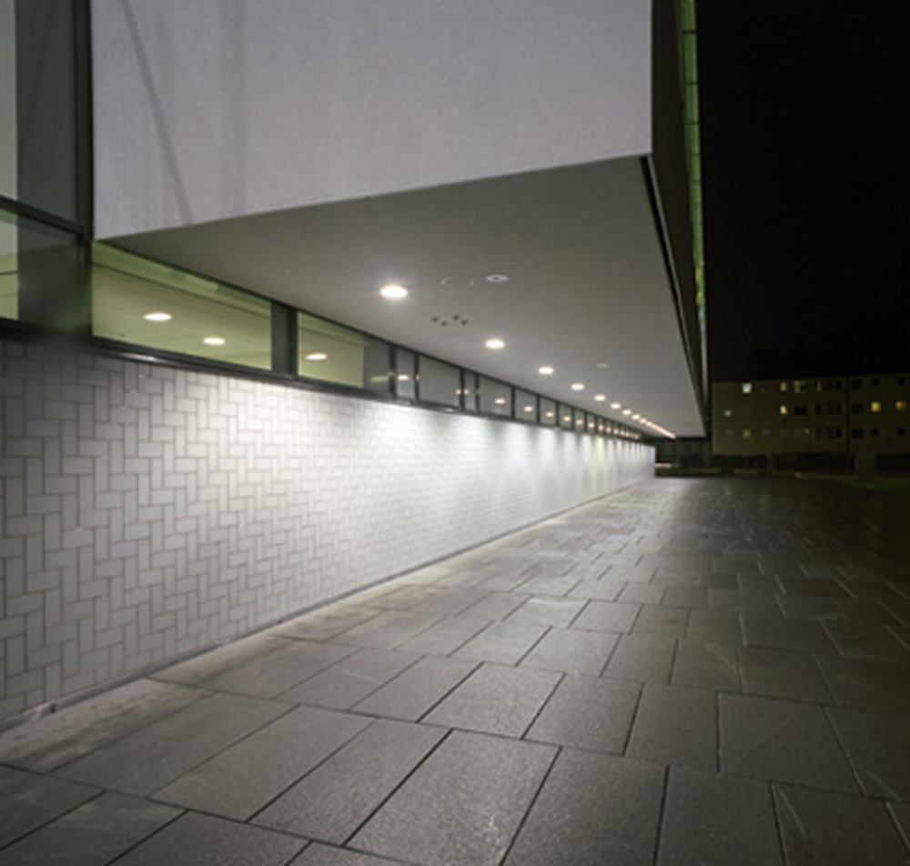 Nine Key Passage: at night