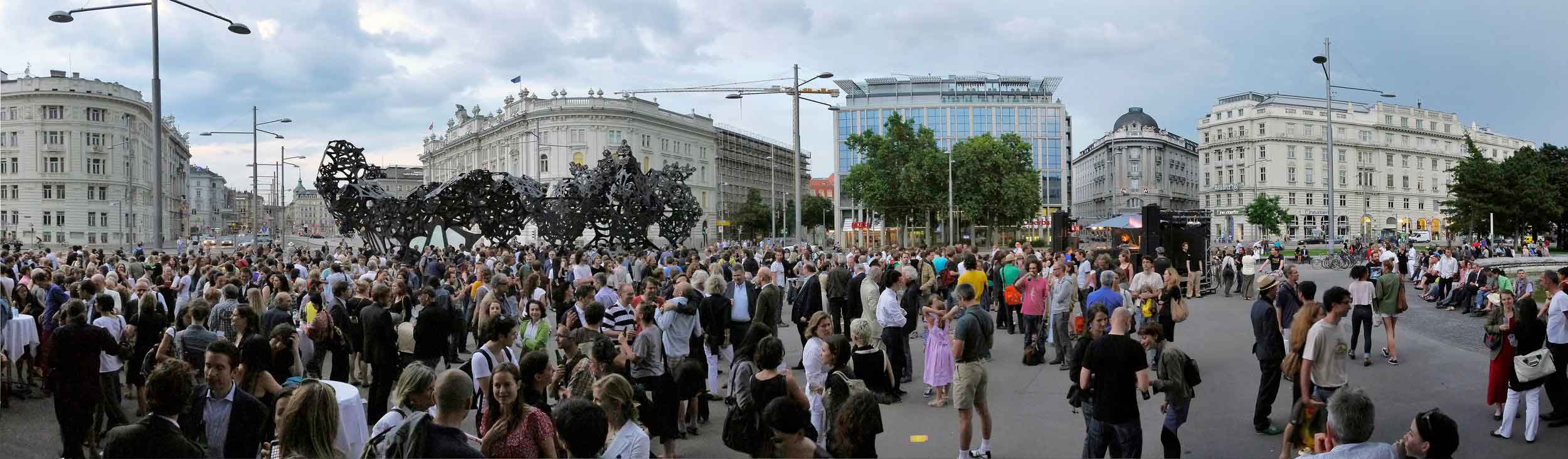Total of exhibition crowd on streets of Vienna