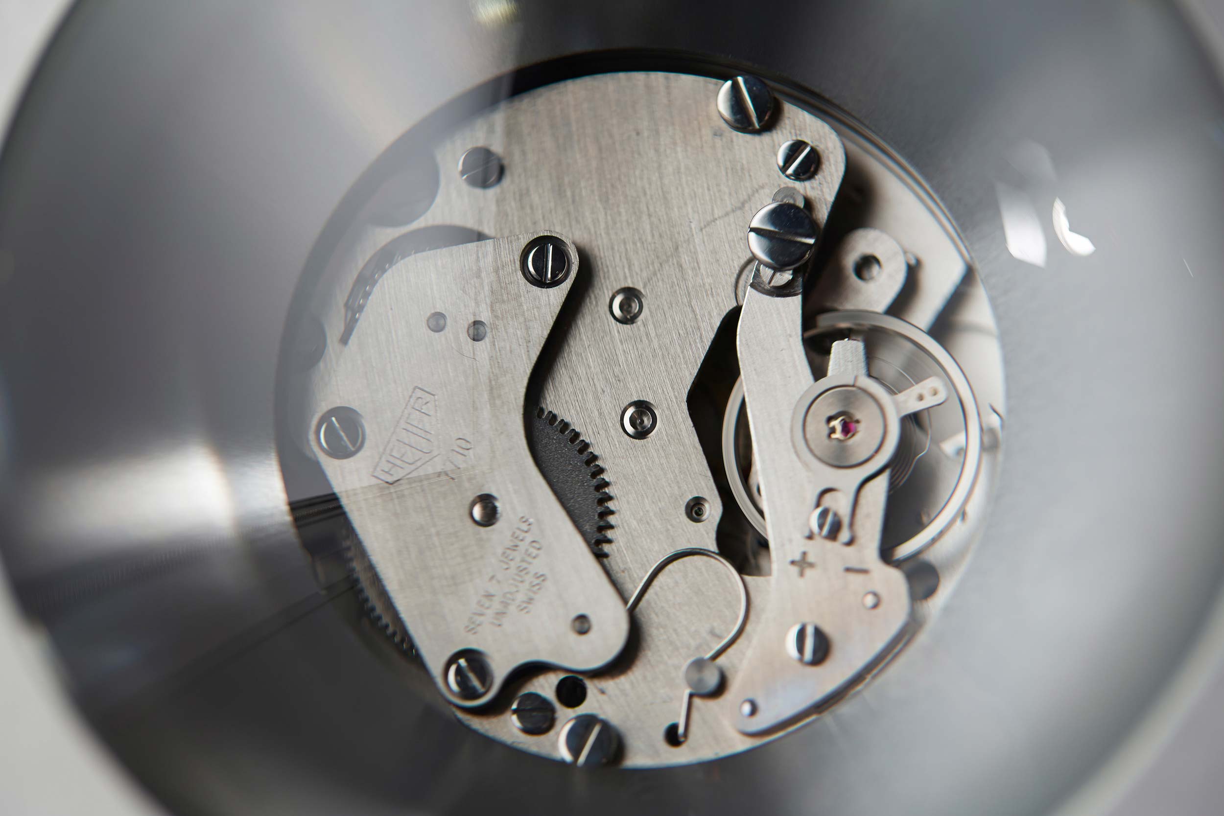 Large Movement: close-up on watch gear