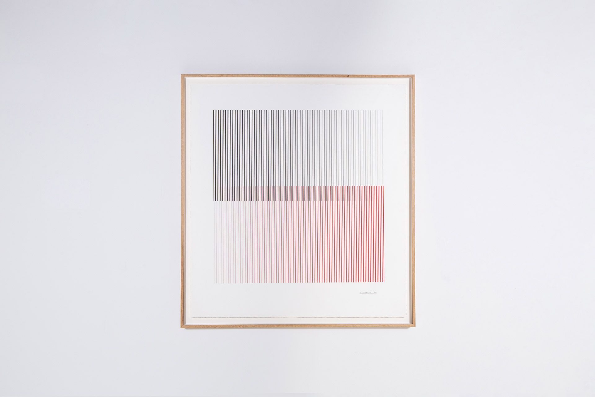 Moiré pattern print of black and red gradients of straight vertical lines